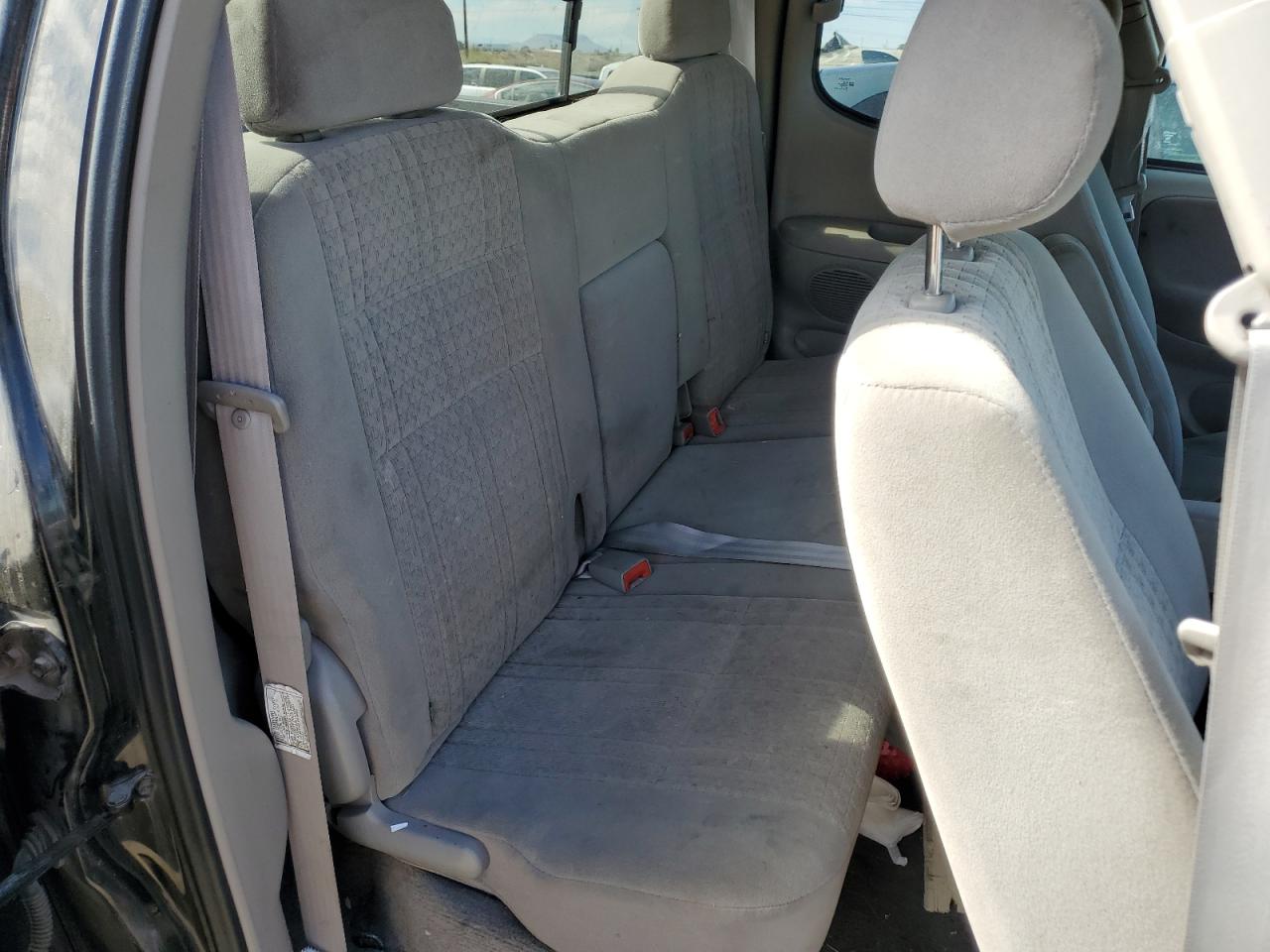 2004 Toyota Tundra - Image 10