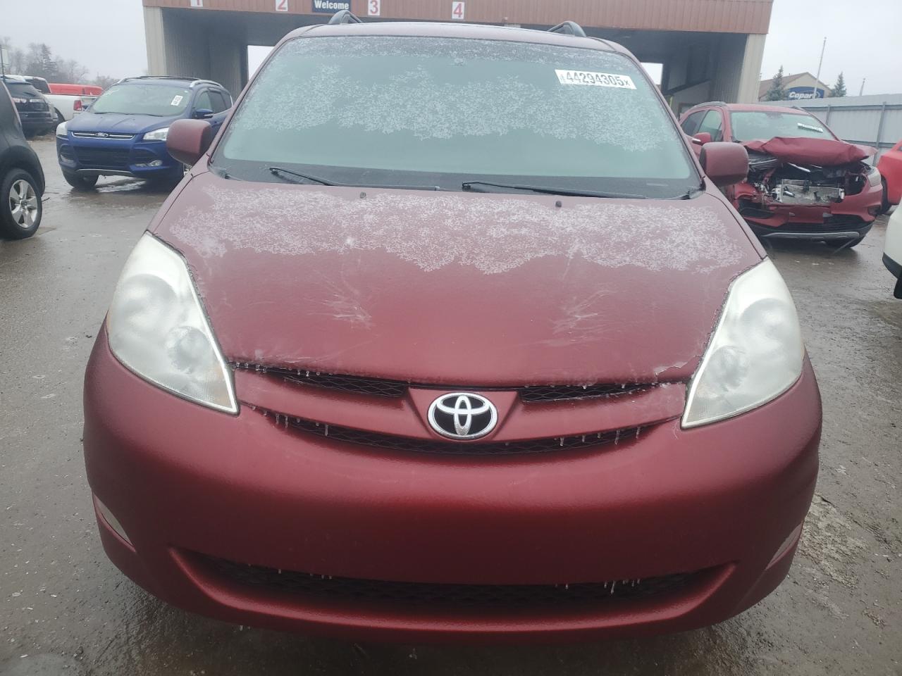 2009 Toyota Sienna - Image 5