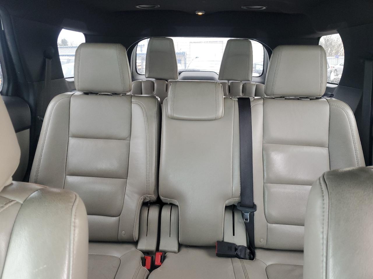 2012 Ford Explorer - Image 10