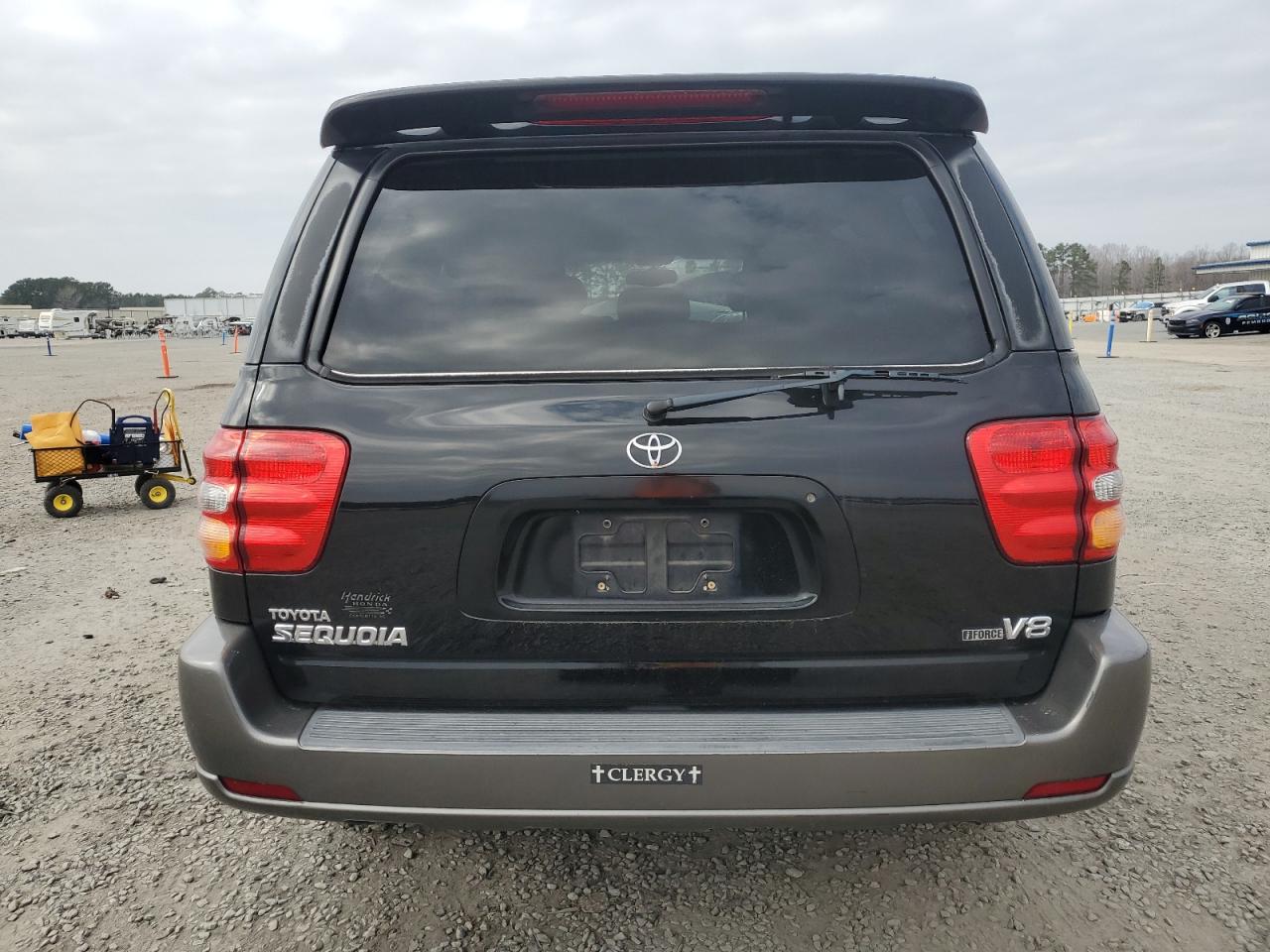 2003 Toyota Sequoia - Image 6