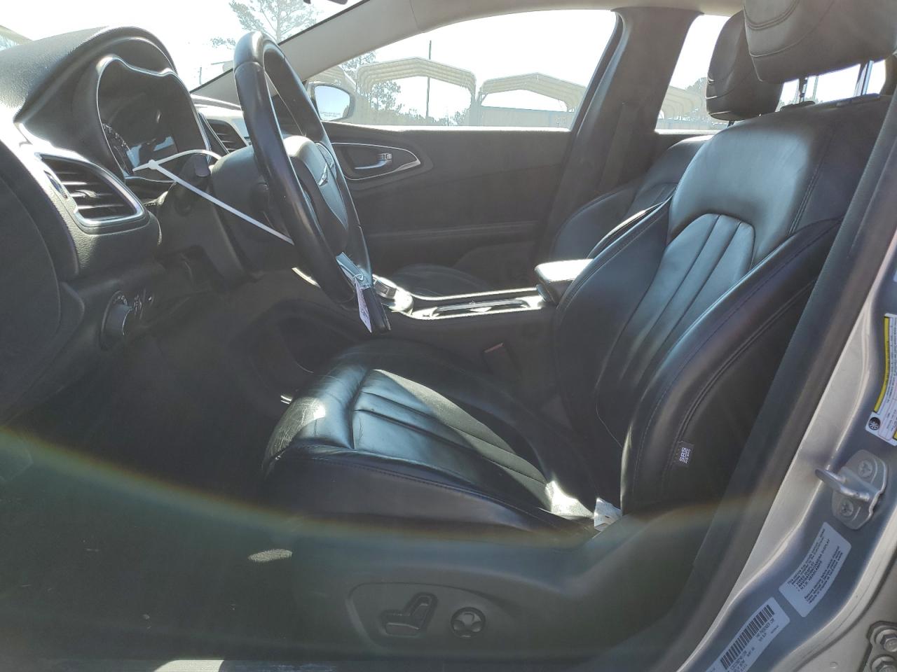 2015 Chrysler 200 - Image 7