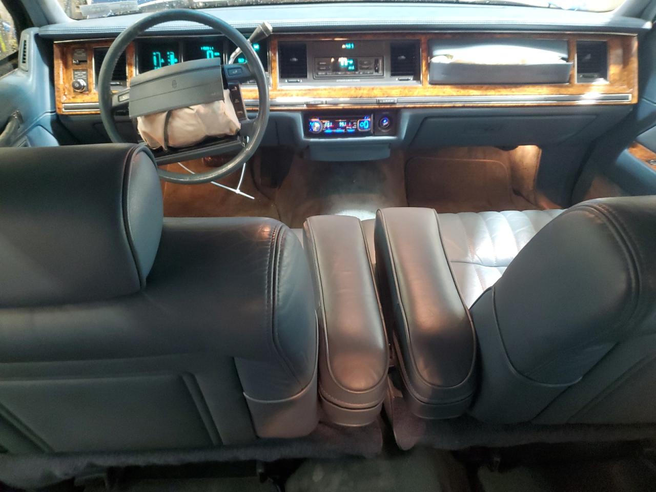 1993 Lincoln Town Car - Image 8