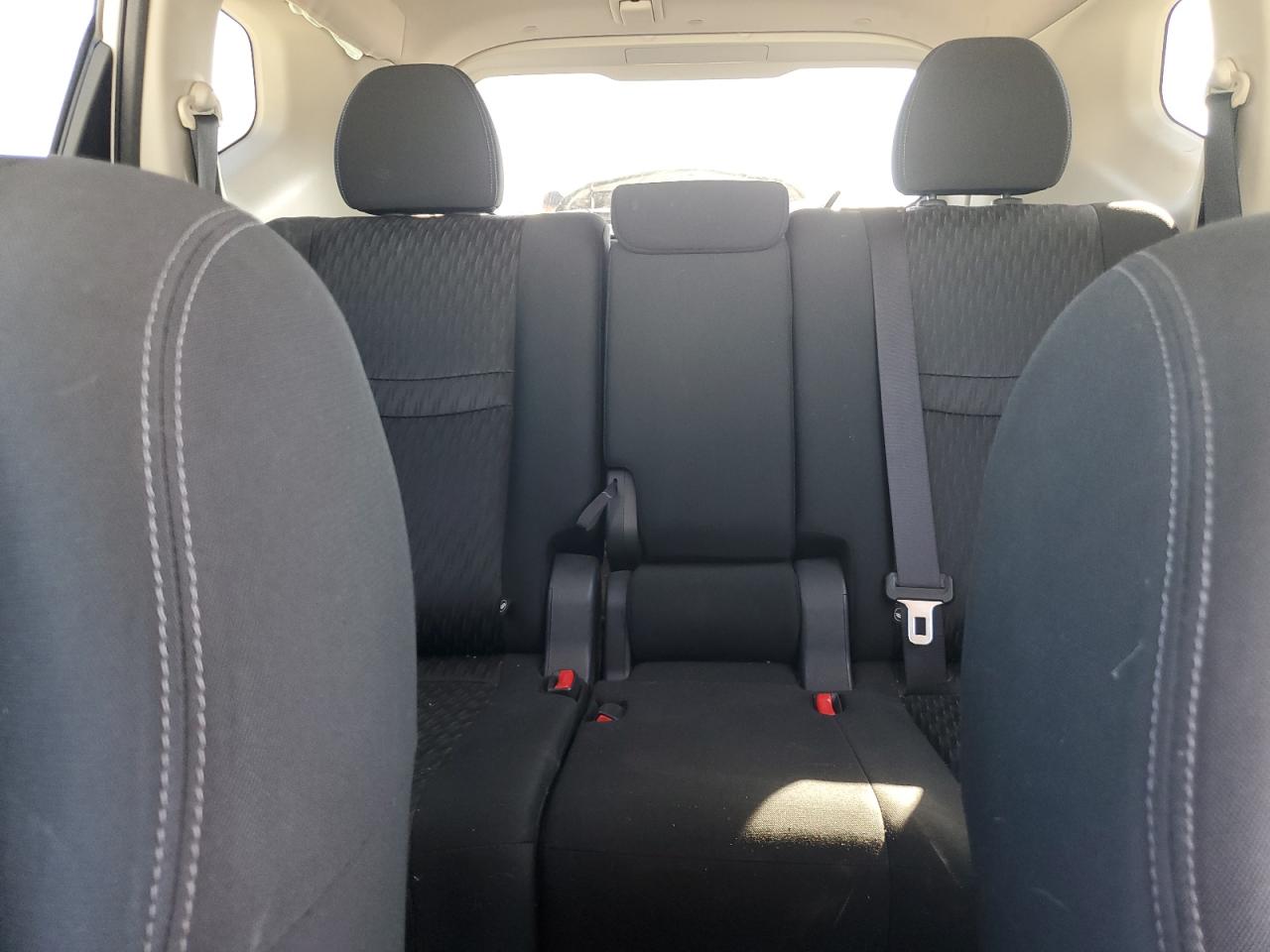 2017 Nissan Rogue - Image 10