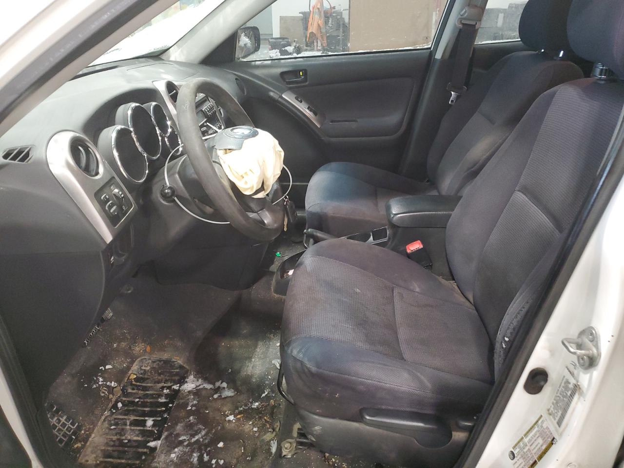 2005 Pontiac Vibe - Image 7