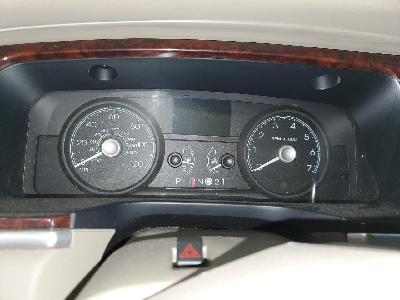 2007 Lincoln Town Car - Image 9