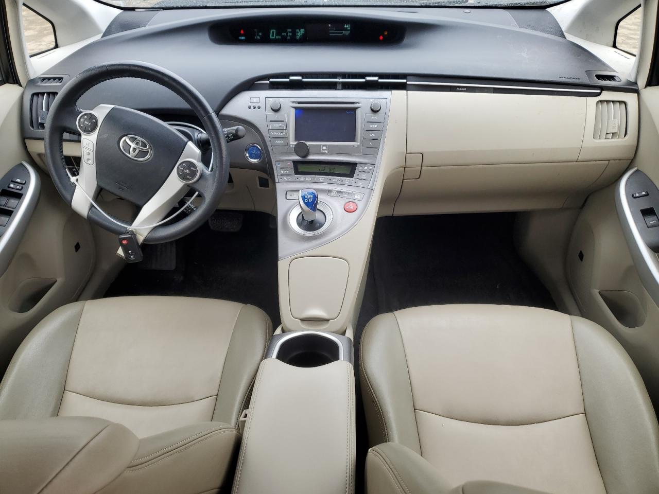 2015 Toyota Prius - Image 8