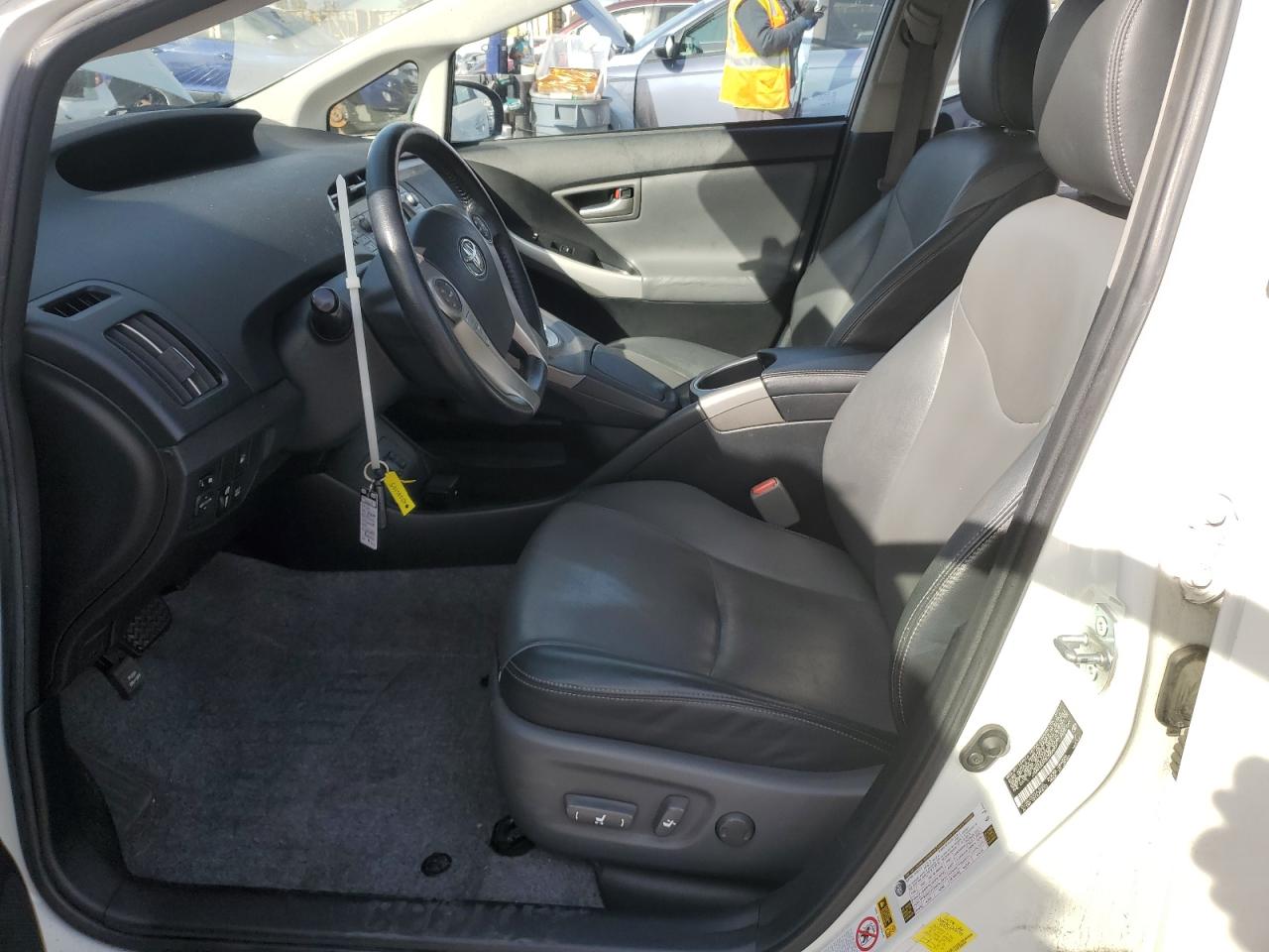 2014 Toyota Prius - Image 7