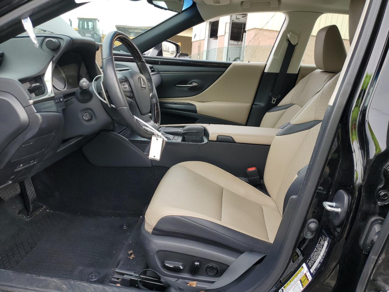 2021 Lexus ES - Image 7