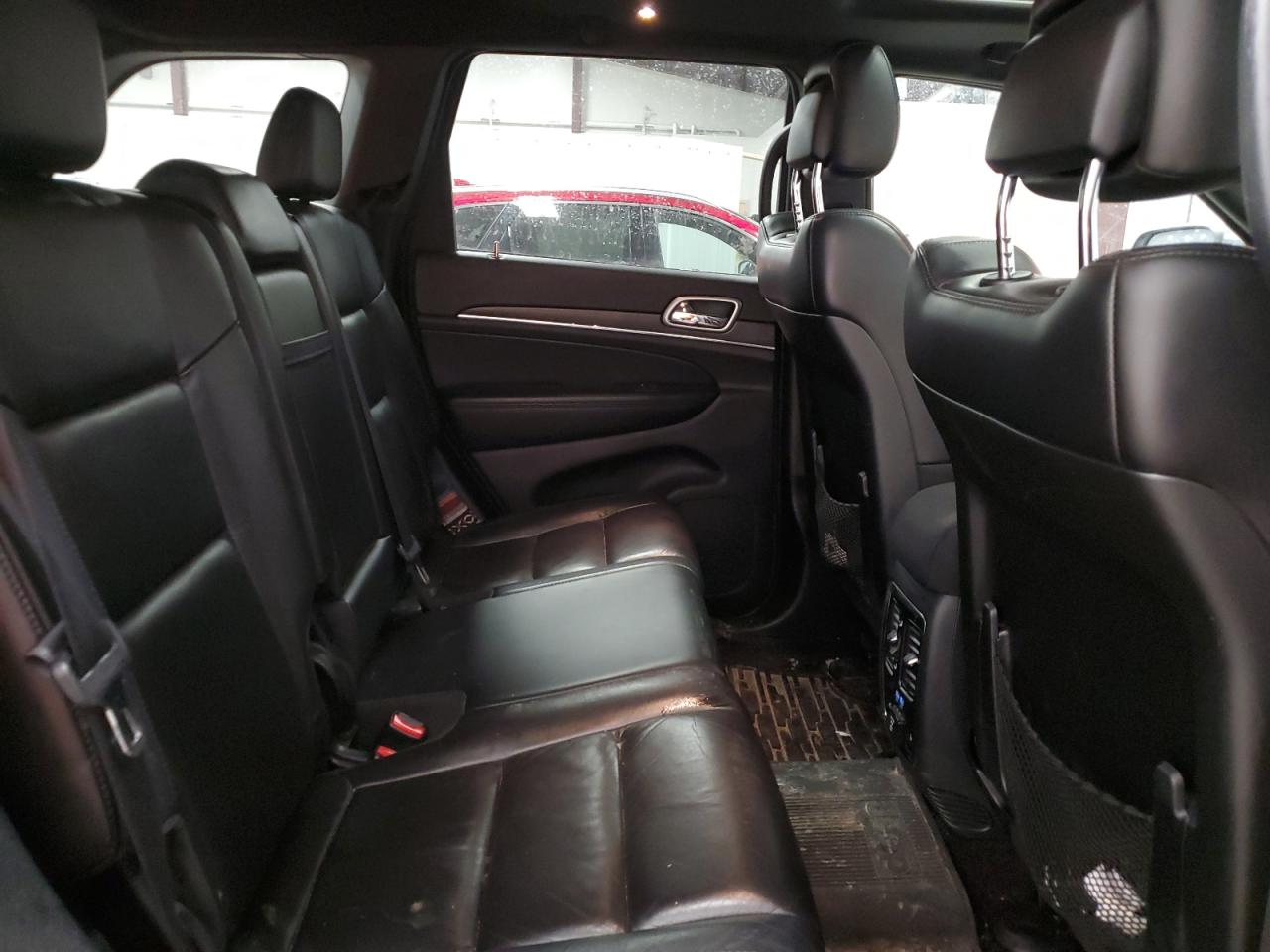 2018 Jeep Grand Cherokee - Image 12