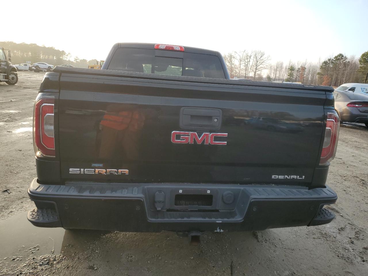 2017 GMC Sierra - Image 6