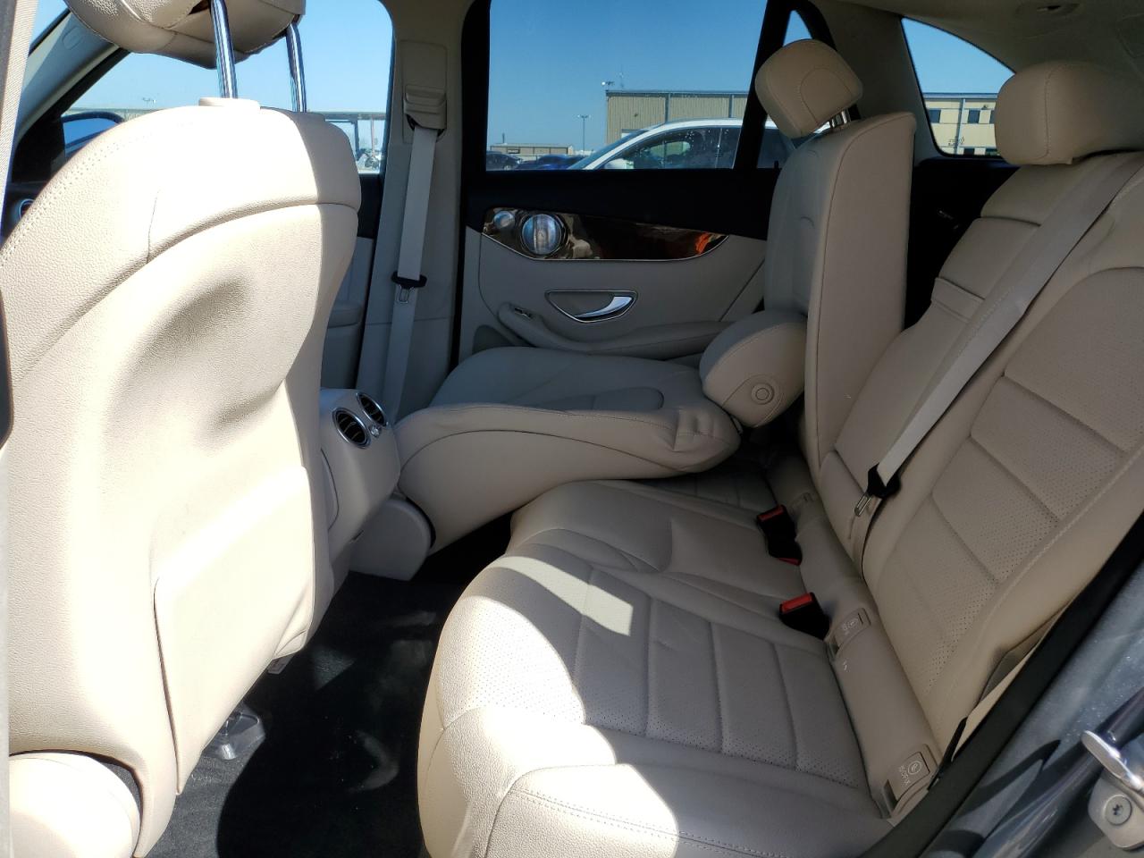 2017 Mercedes-Benz GLC - Image 11