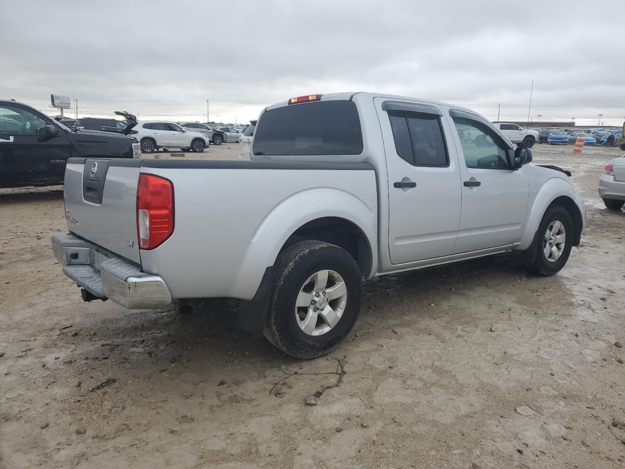 2012 Nissan Navara (Frontier) - Image 3