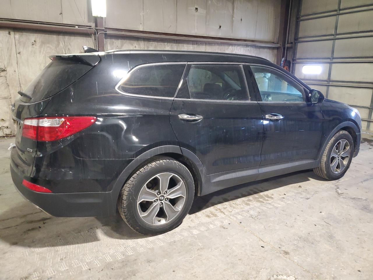 2016 Hyundai Santa Fe - Image 3