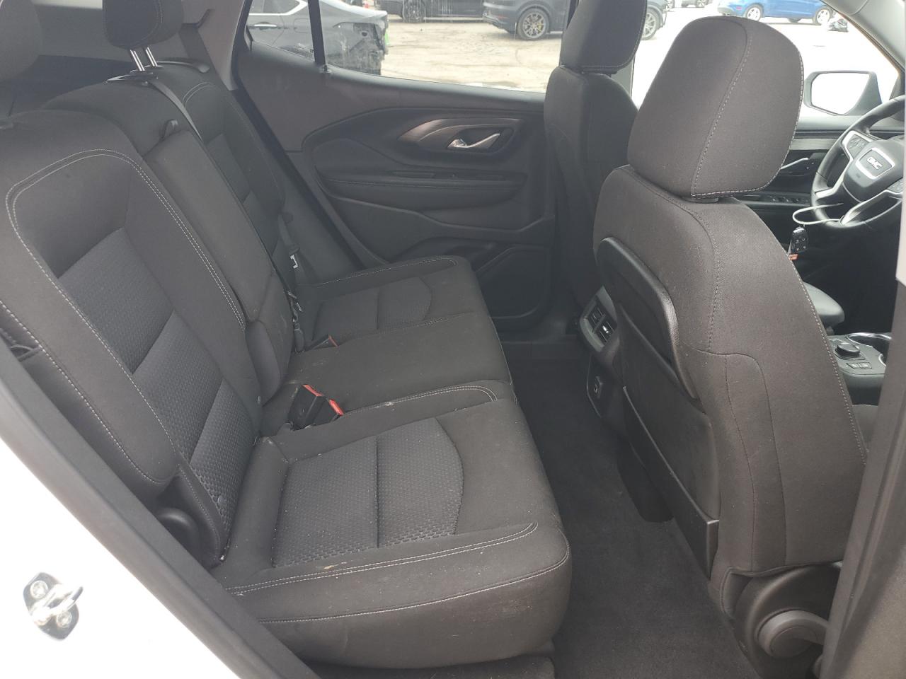 2022 GMC Terrain - Image 11