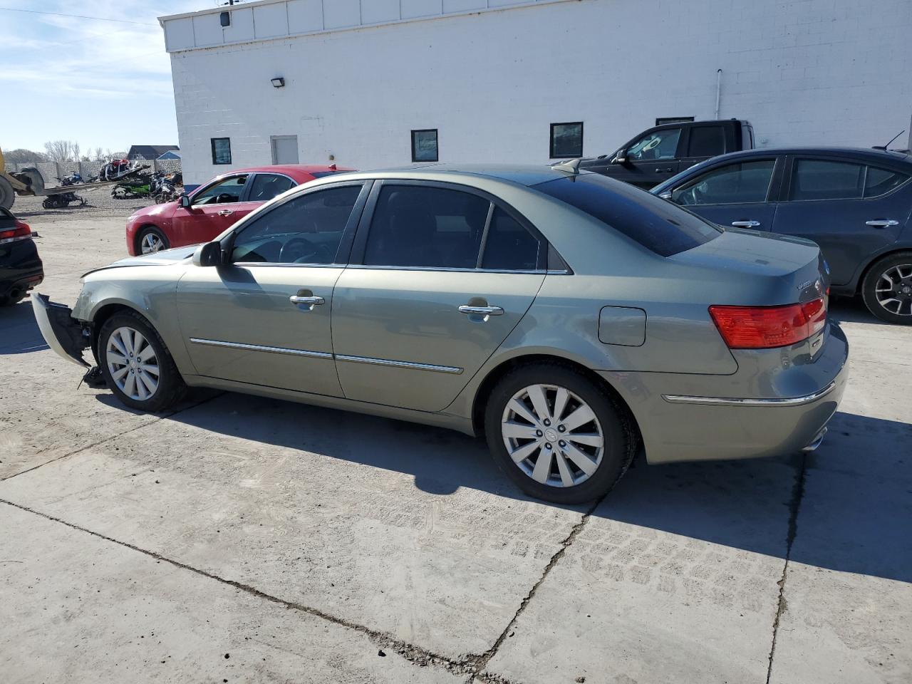 2009 Hyundai Sonata - Image 2