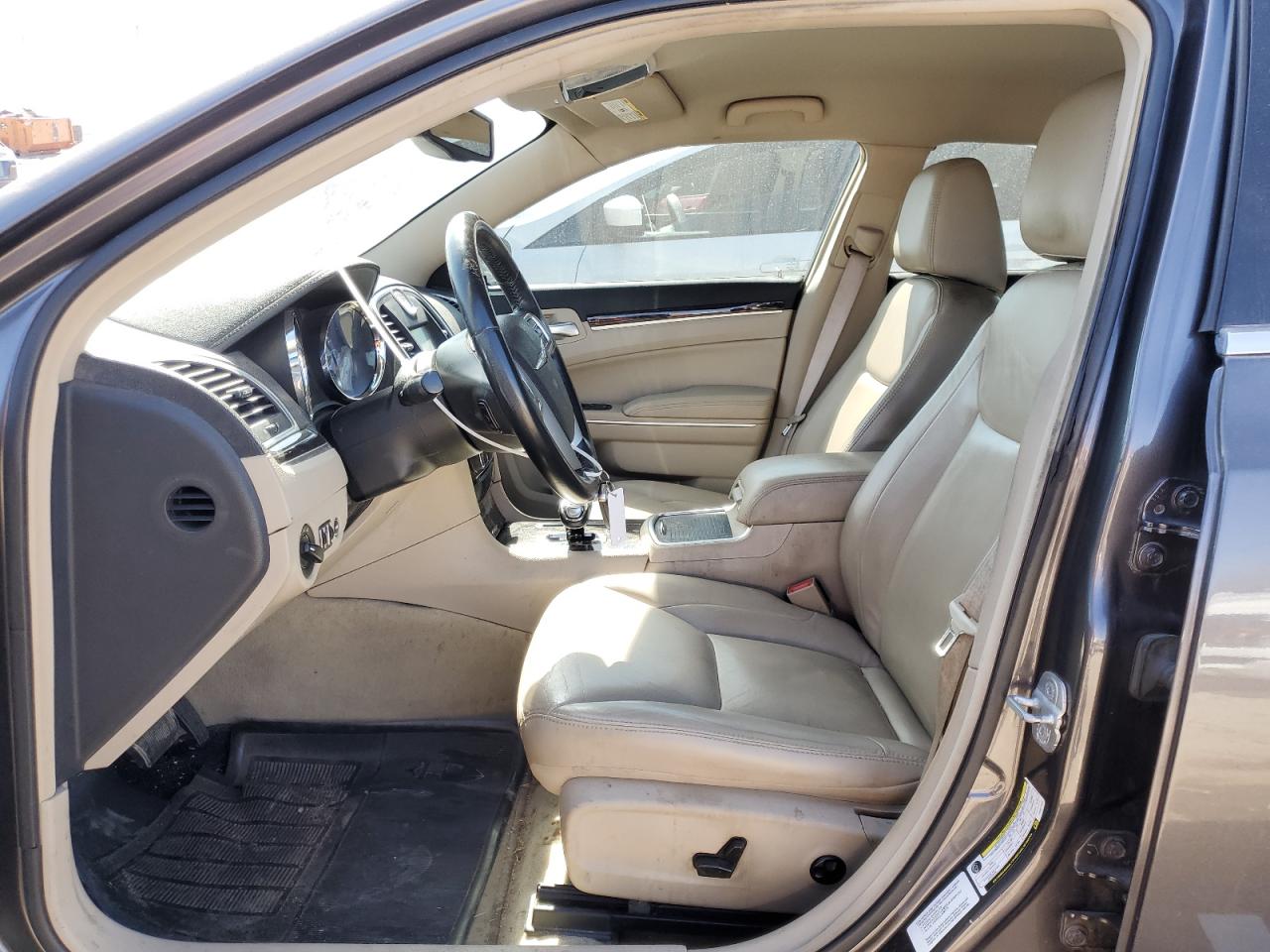 2013 Chrysler 300 - Image 7
