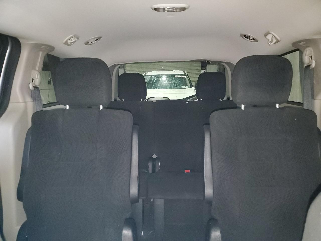 2014 Dodge Caravan - Image 10