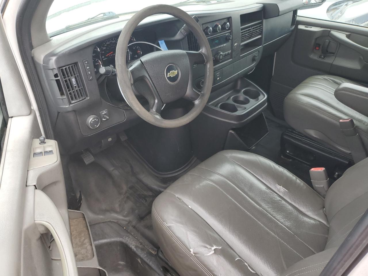 2014 Chevrolet Express - Image 8