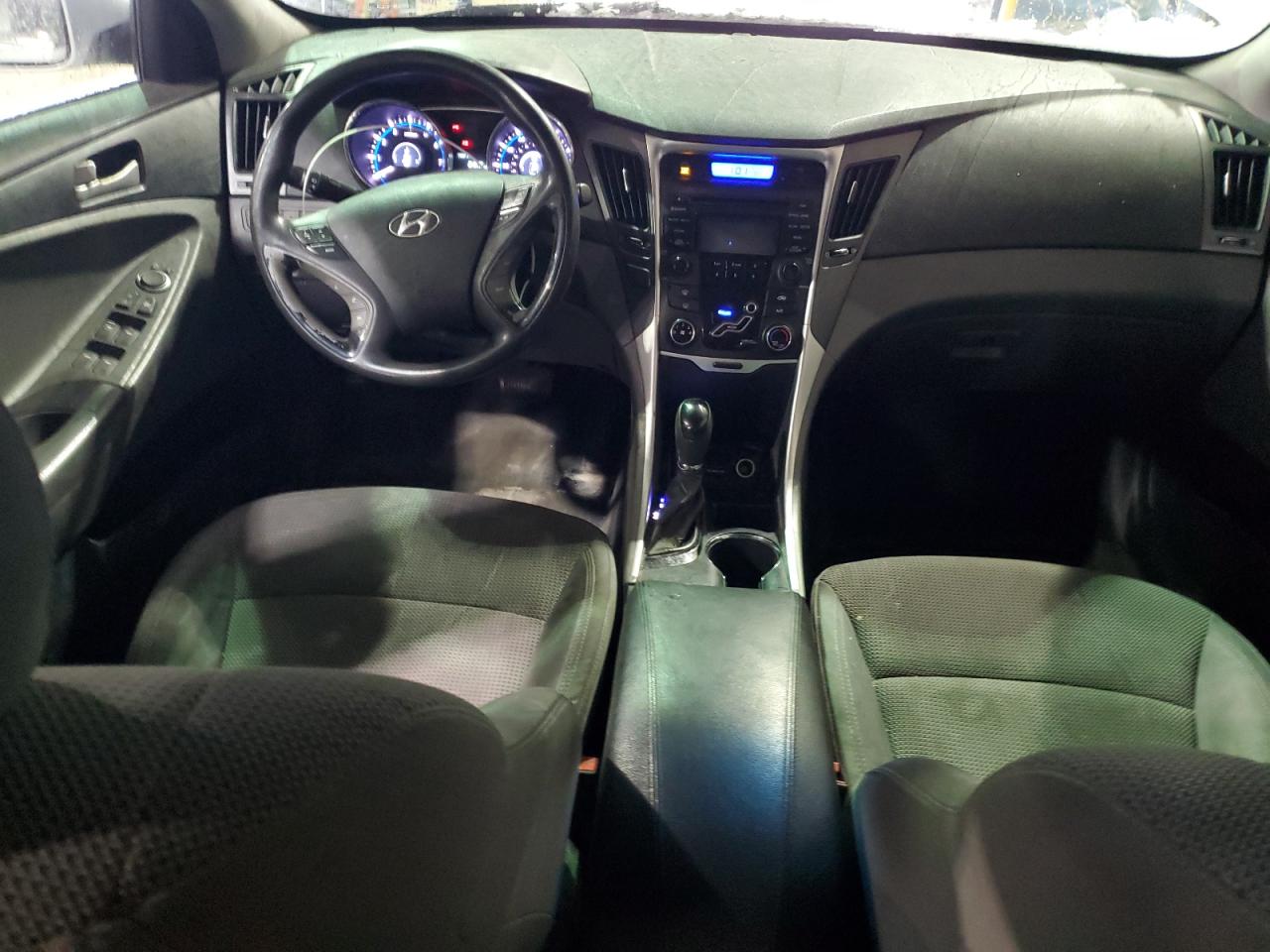 2013 Hyundai Sonata - Image 8