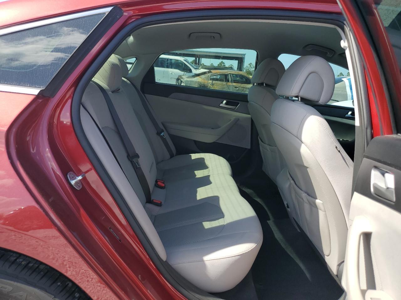 2016 Hyundai Sonata - Image 10