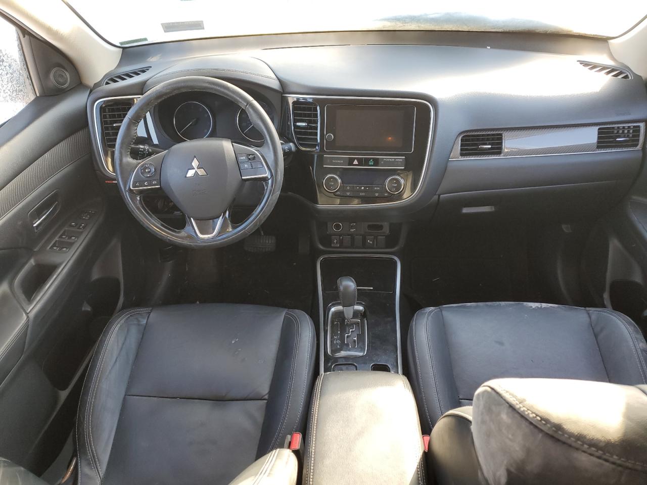 2019 Mitsubishi Outlander - Image 8