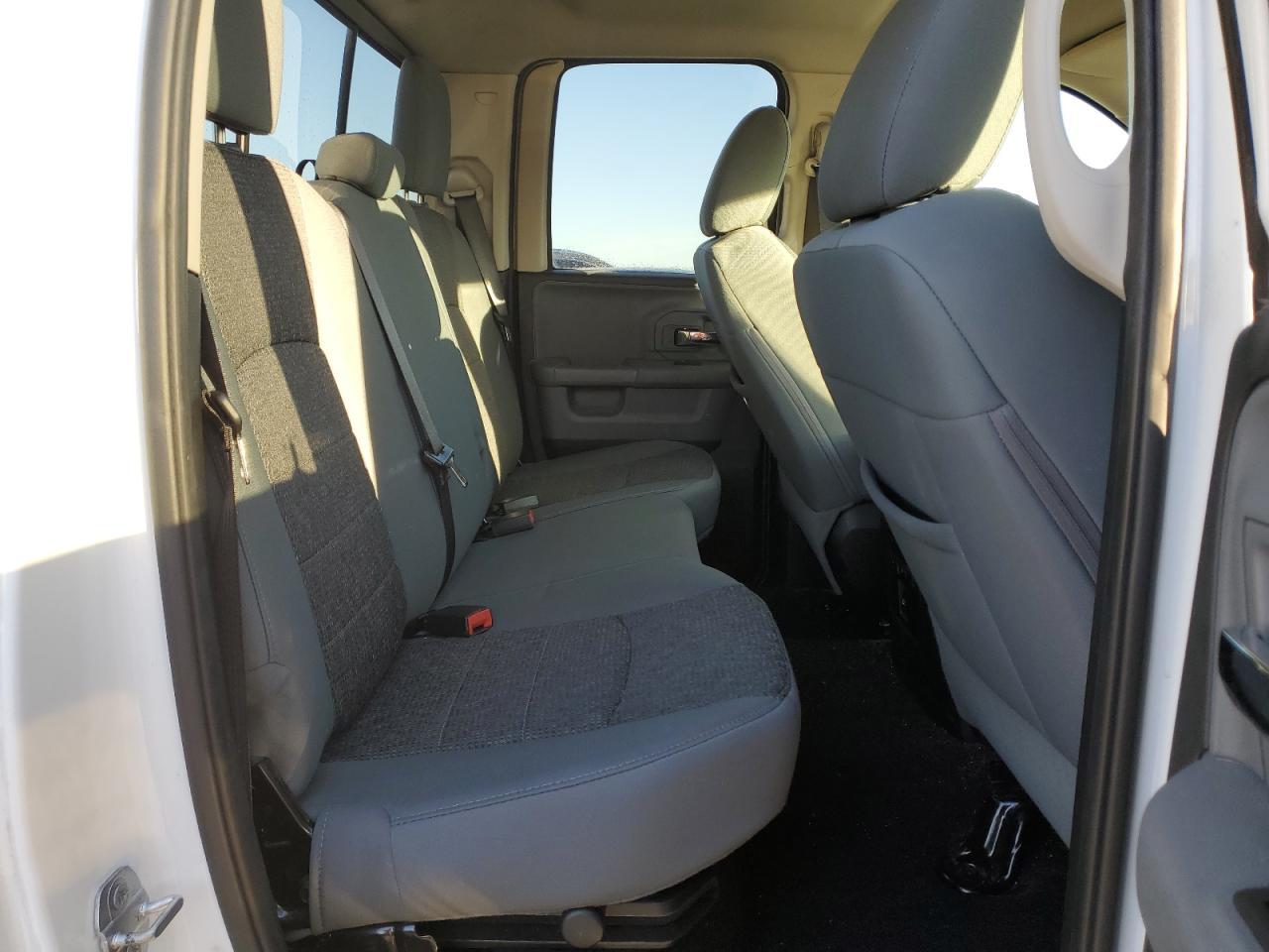 2016 RAM 1500 - Image 10