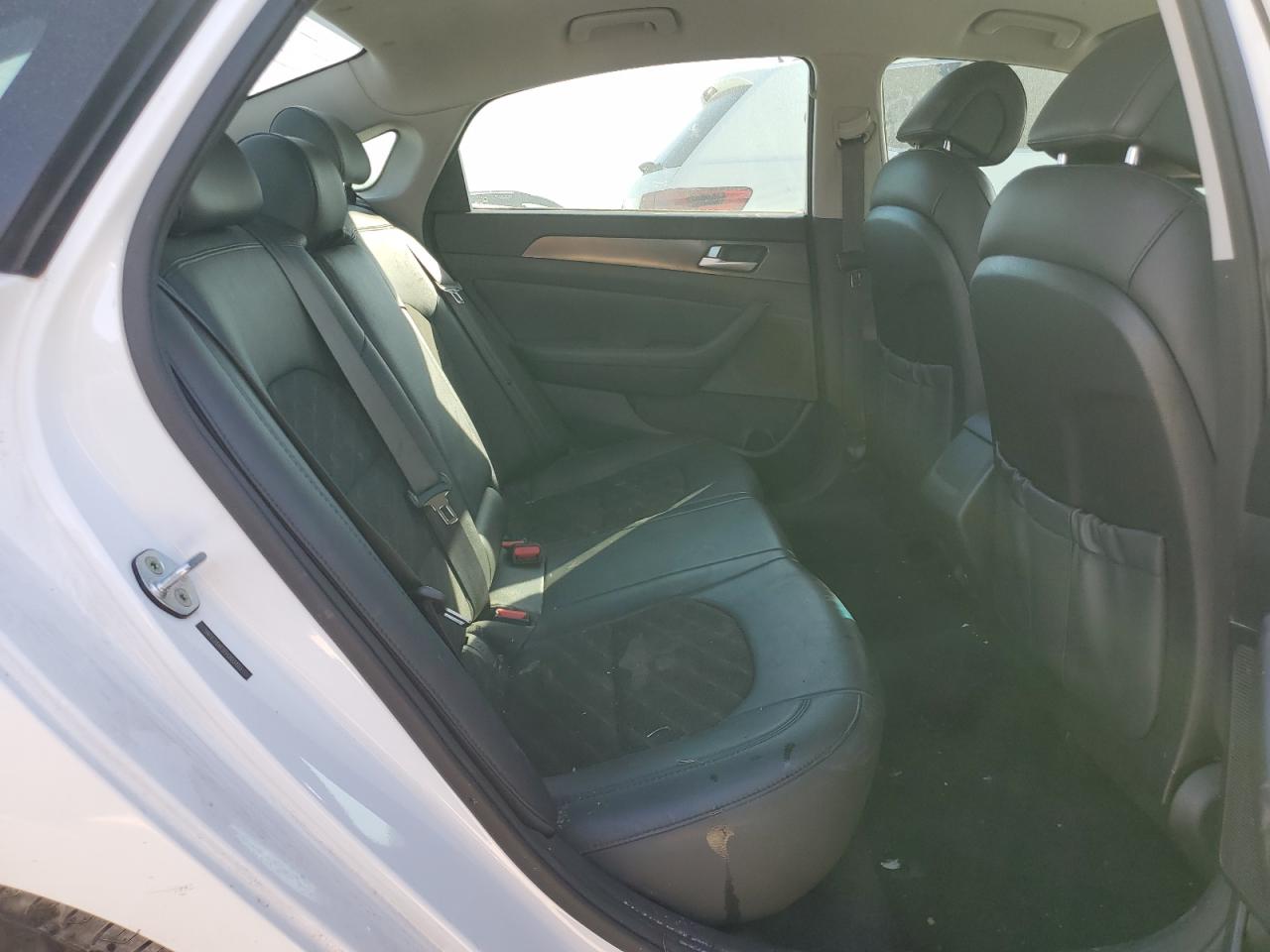 2015 Hyundai Sonata - Image 10
