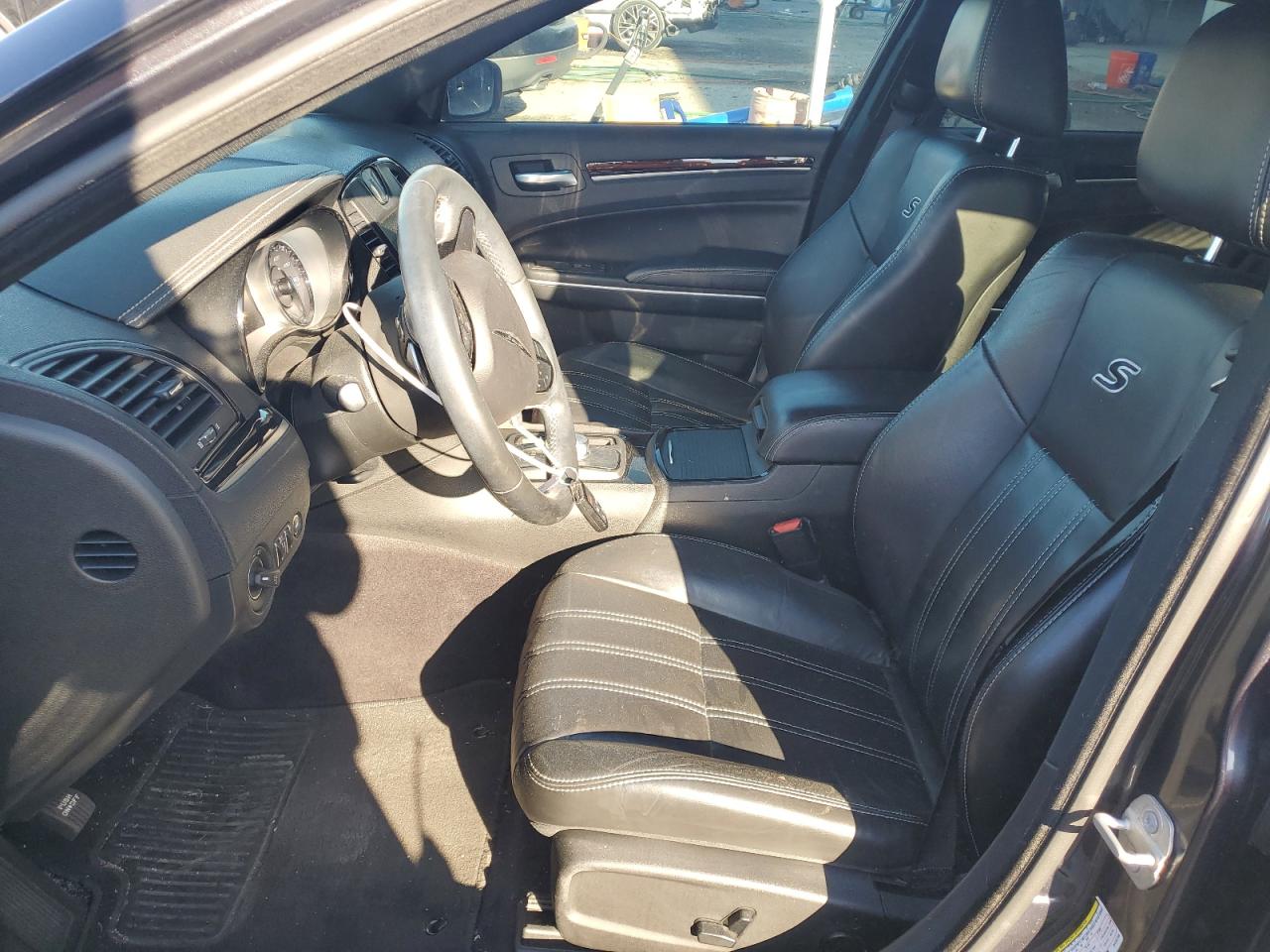 2018 Chrysler 300 - Image 7
