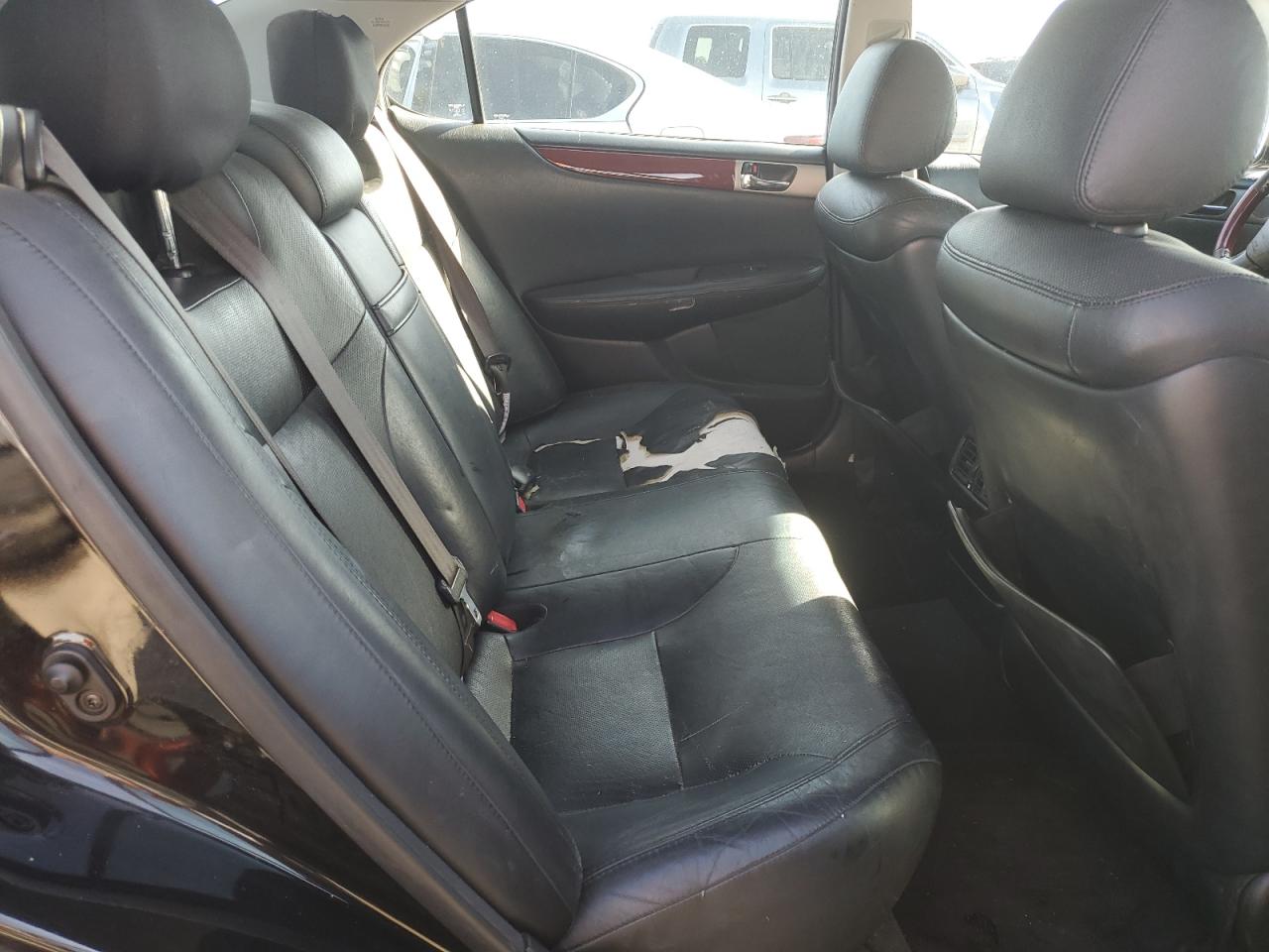 2005 Lexus ES - Image 10