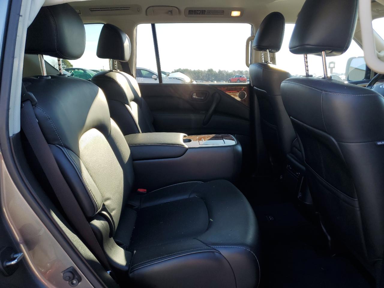 2019 Infiniti QX80 - Image 11
