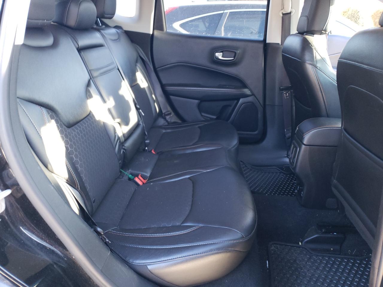 2018 Jeep Compass - Image 11