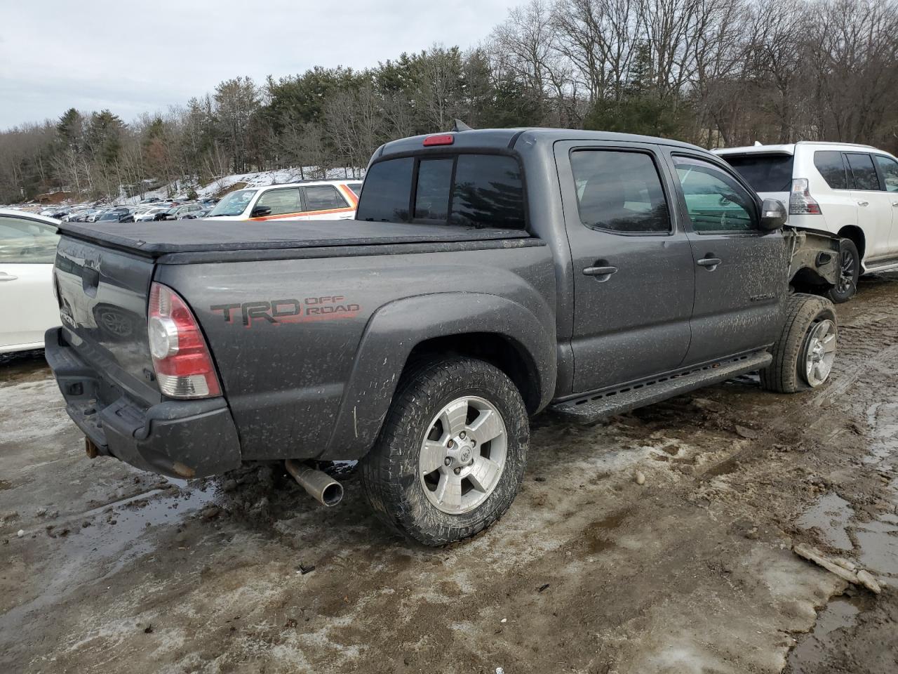 2015 Toyota Tacoma - Image 3