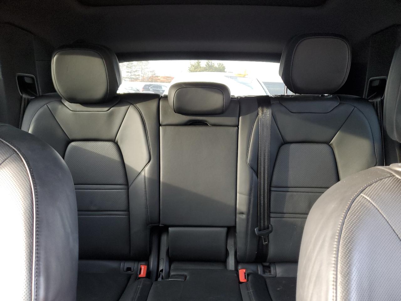 2019 Porsche Cayenne - Image 10
