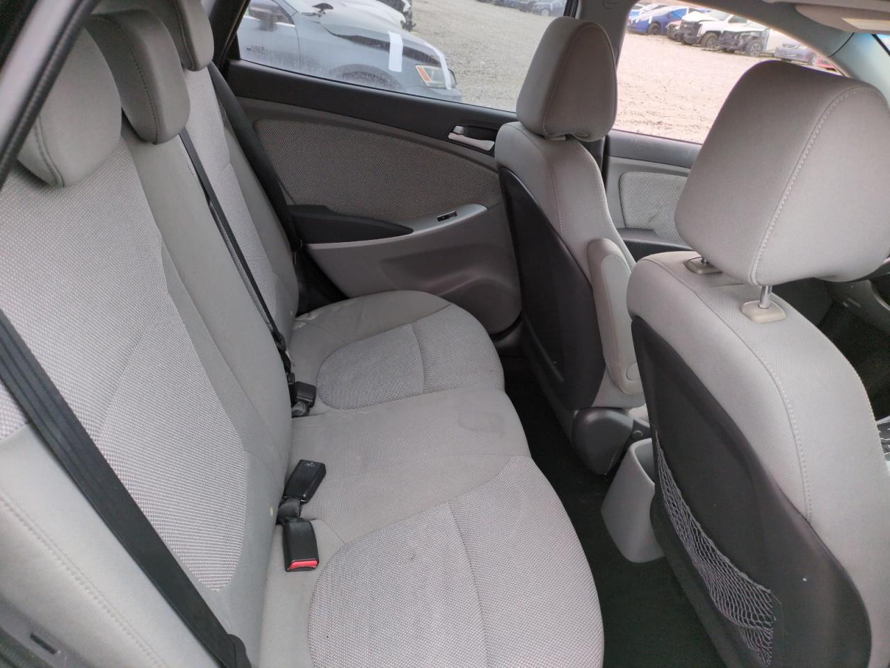 2014 Hyundai Accent - Image 10