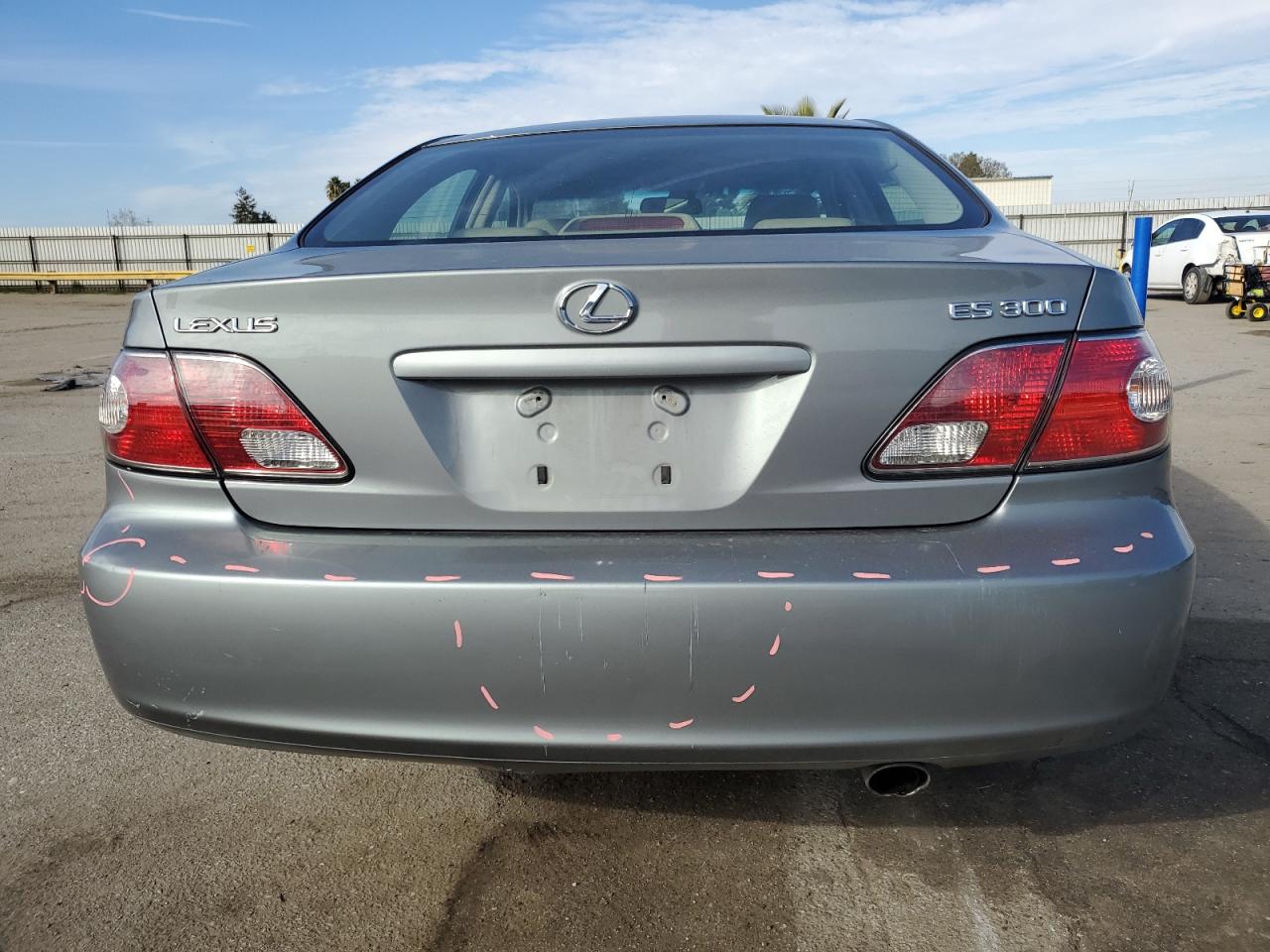 2003 Lexus ES - Image 6
