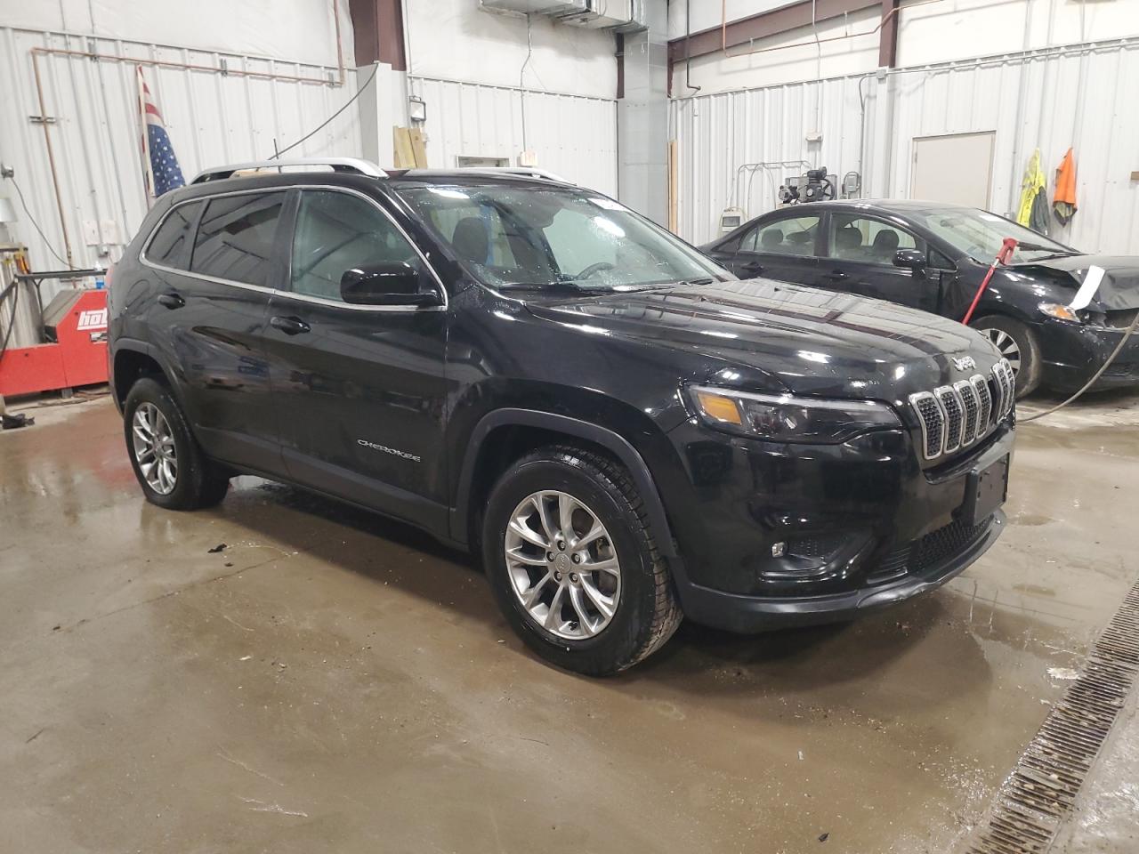 2019 Jeep Grand Cherokee - Image 4