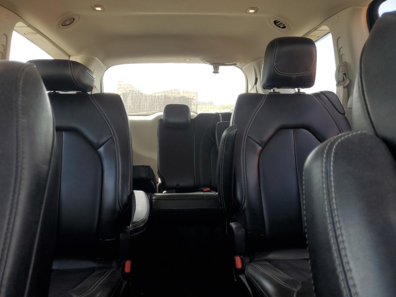 2021 Chrysler Voyager - Image 10