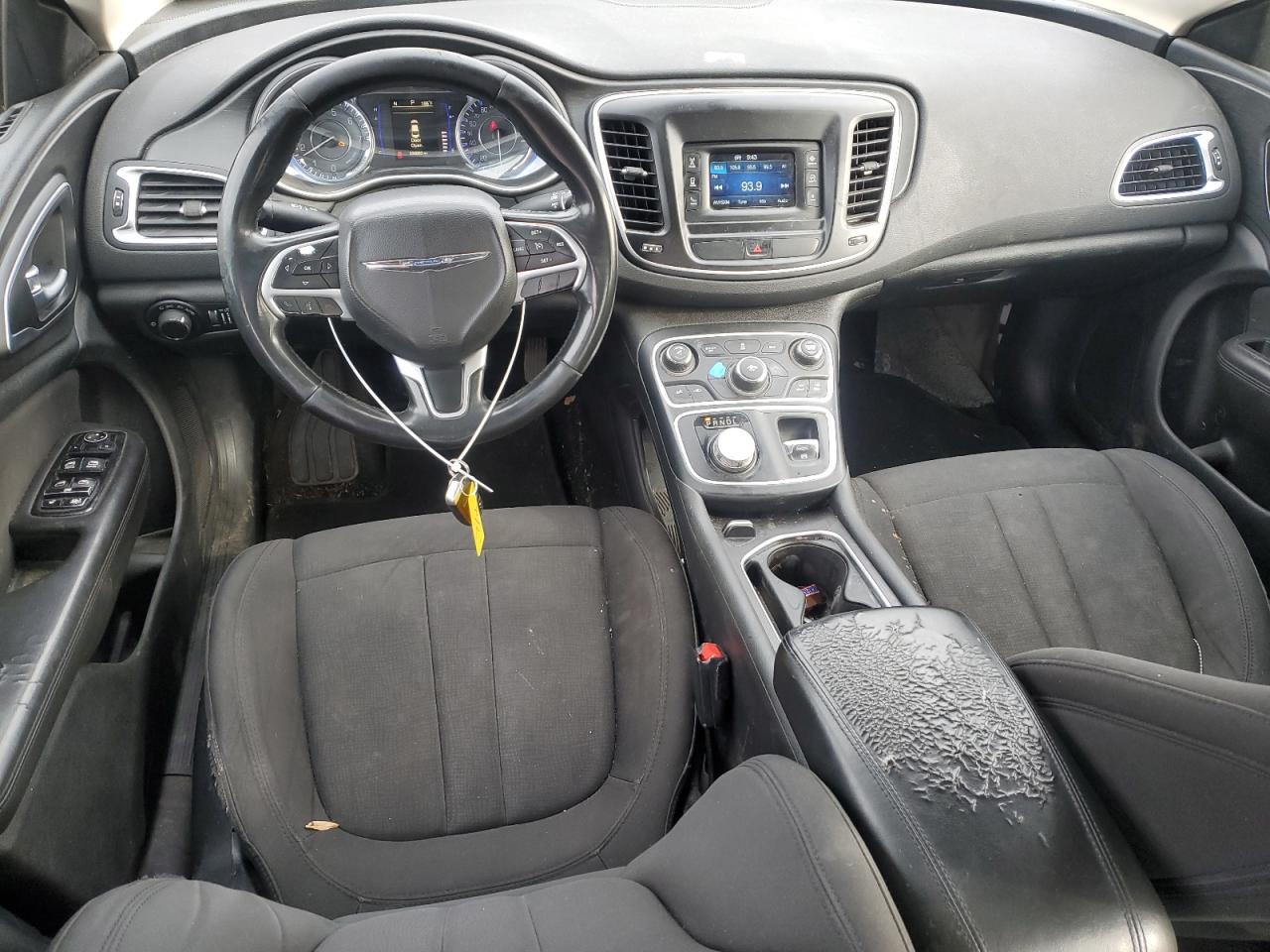 2016 Chrysler 200 - Image 8