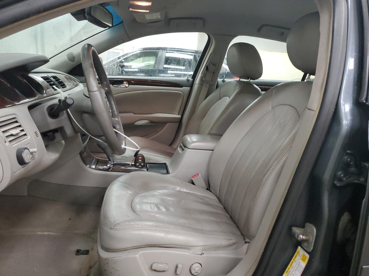 2011 Buick Lucerne - Image 7