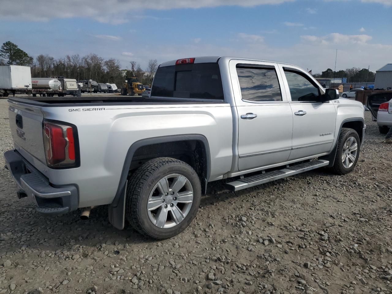 2016 GMC Sierra - Image 3