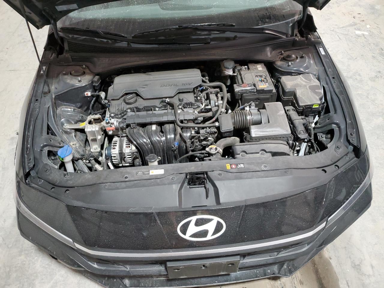 2024 Hyundai Elantra - Image 11