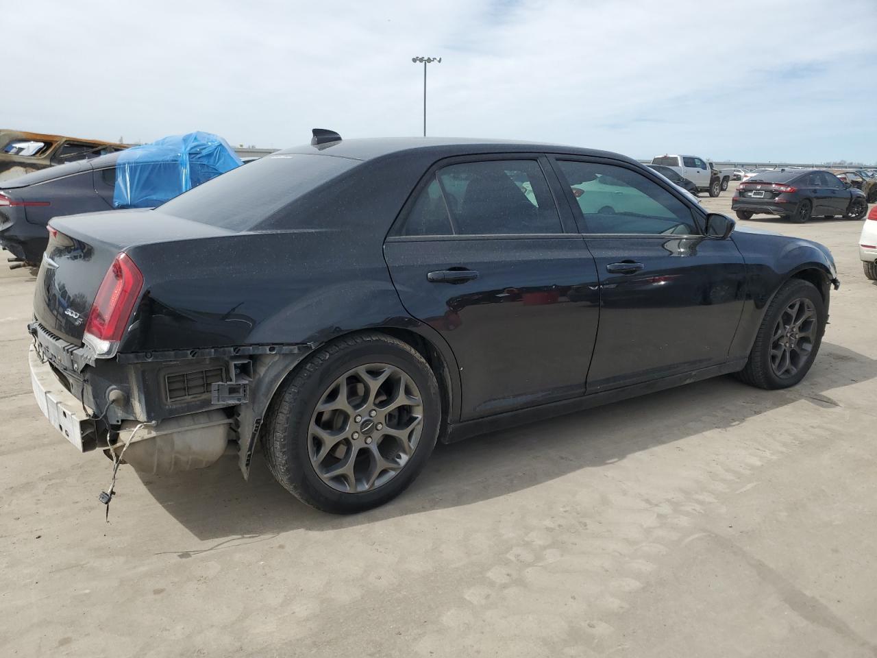 2017 Chrysler 300 - Image 3