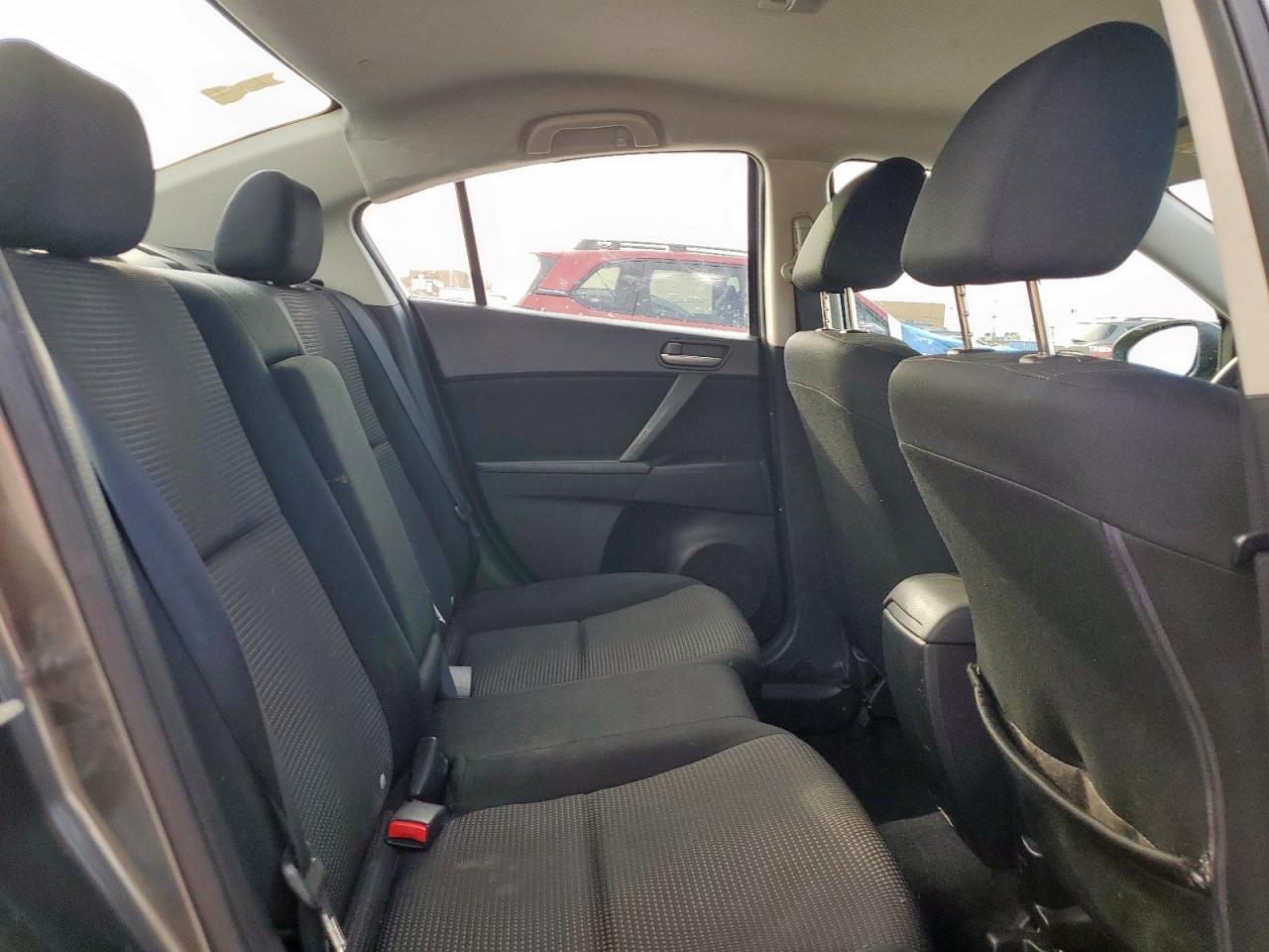 2012 Mazda 3 - Image 10
