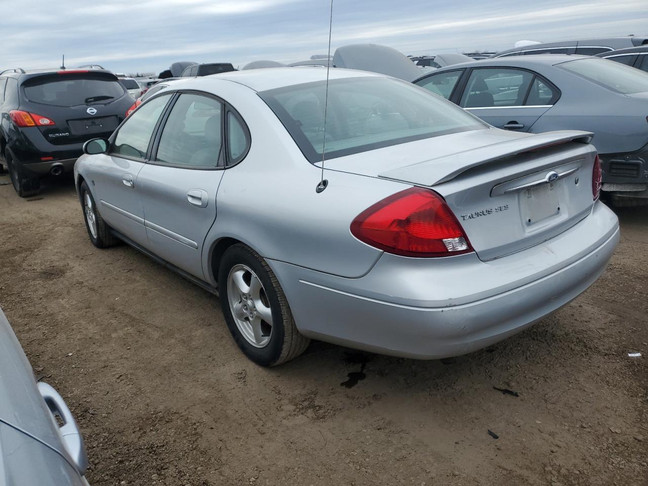 2003 Ford Taurus - Image 2