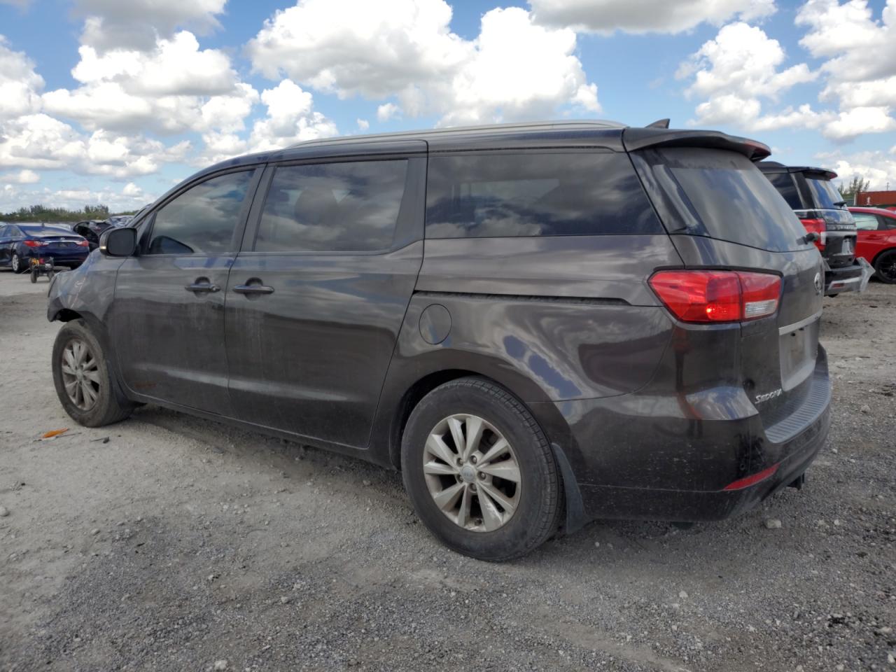2015 Kia Sedona - Image 2