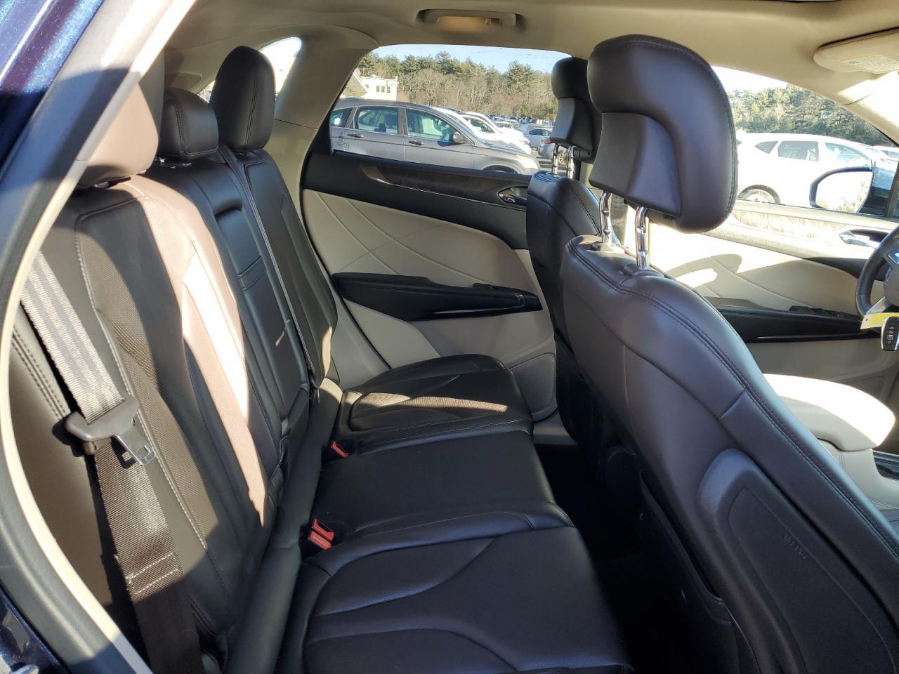 2017 Lincoln MKC - Image 11