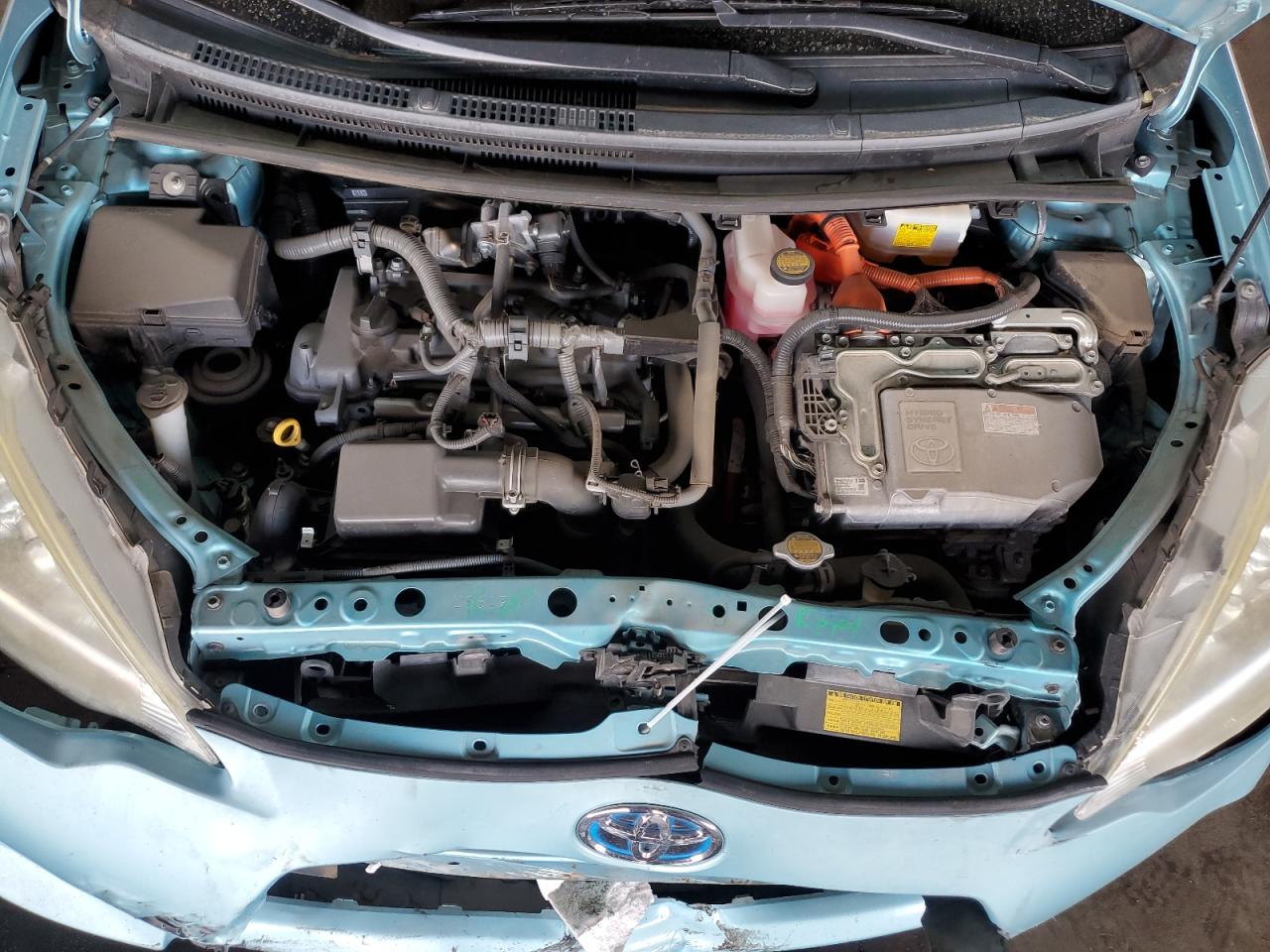 2012 Toyota Prius - Image 11