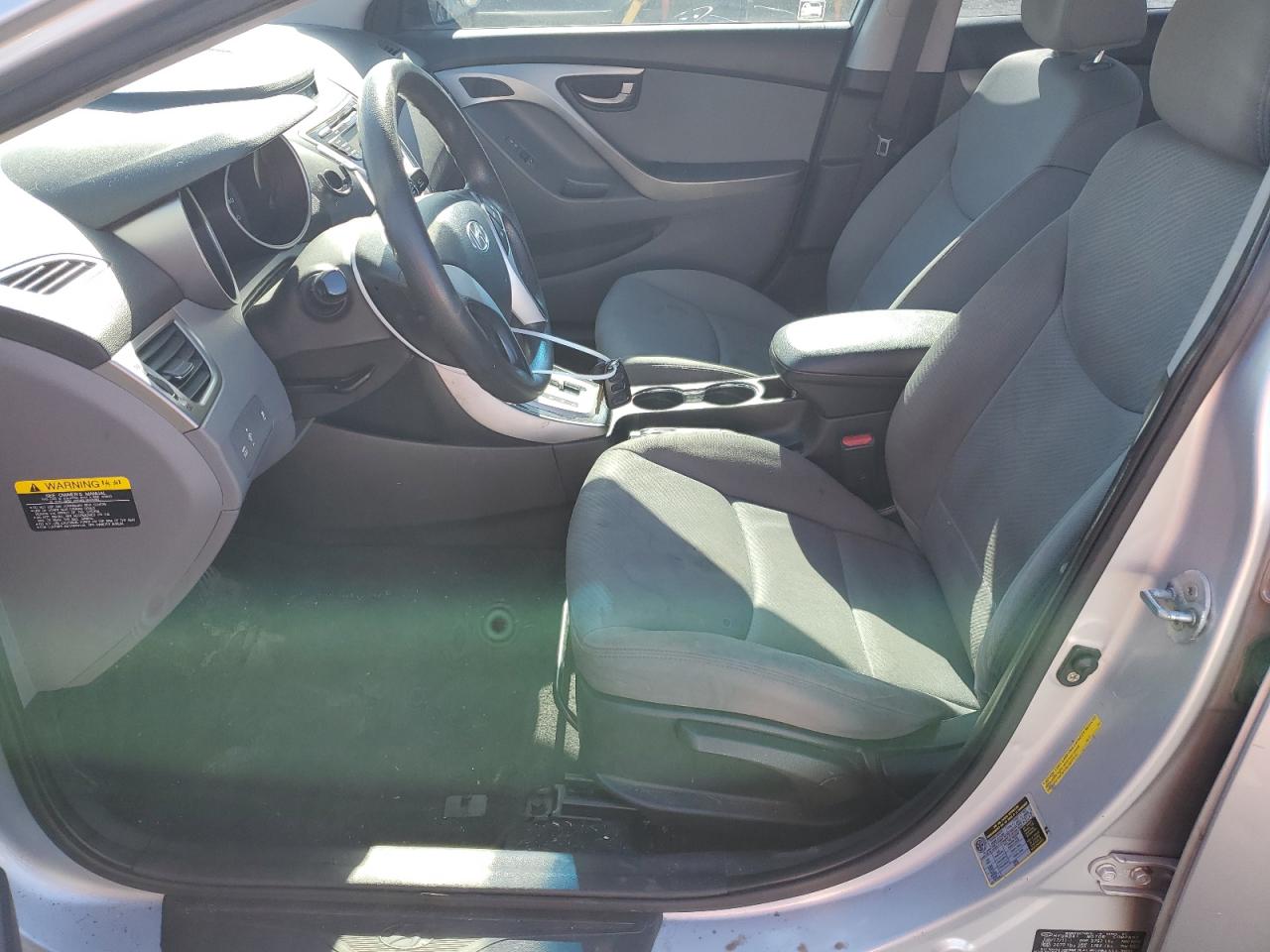 2012 Hyundai Elantra - Image 8