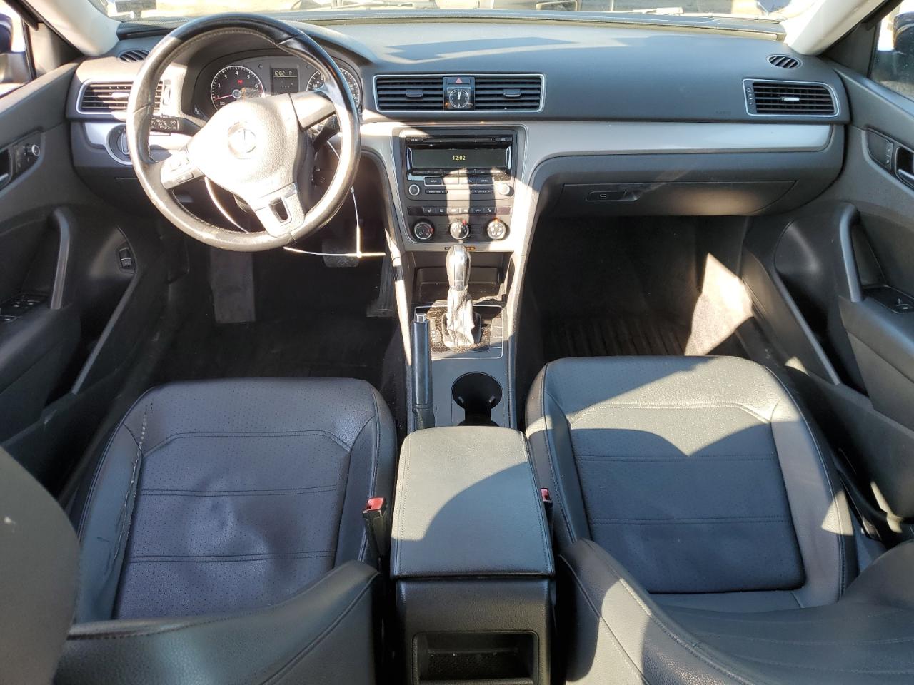 2014 Volkswagen Passat - Image 8