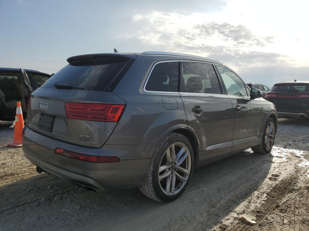 2017 Audi Q7 - Image 3